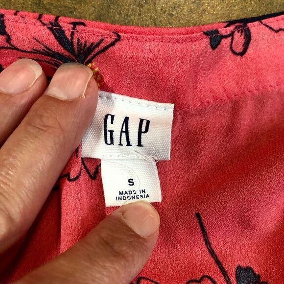 Gap Women’s Pink Poppy V-neck Blouse Size Small - Picture 9 of 11